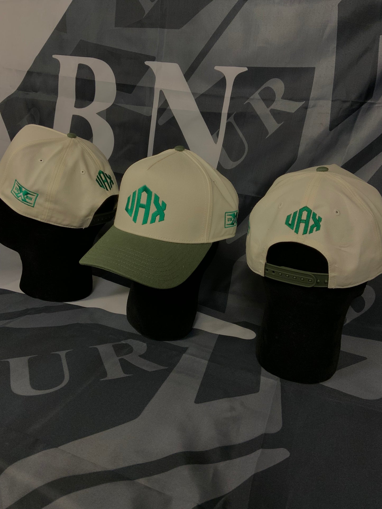 UAX CAPS